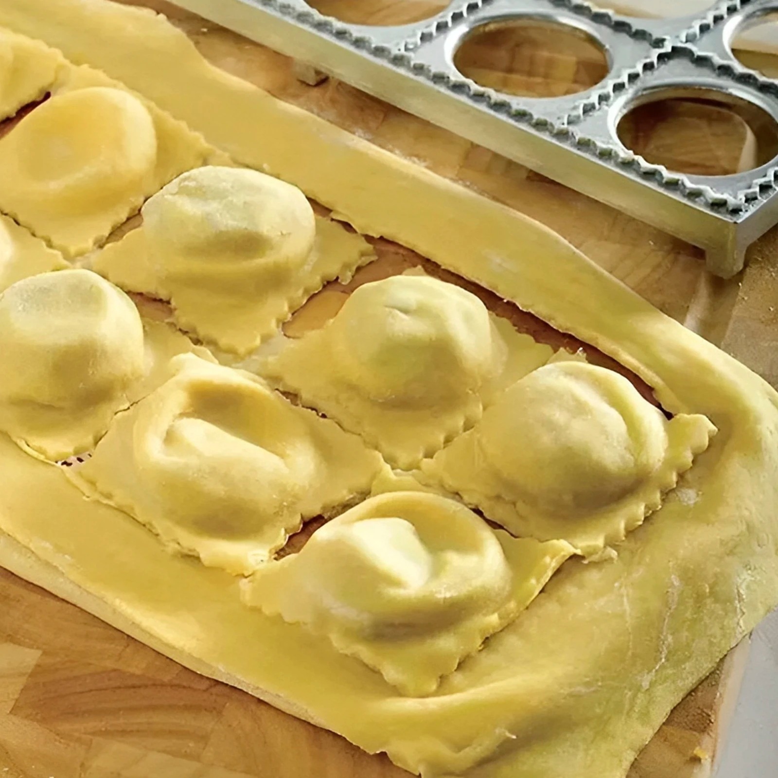 Dumpling Mold 12 Holes Ravioli - Gaming Kitchen Accessories review and price